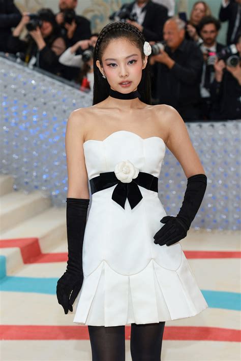 chanel jennie kim perfume|Jennie Kim met gala.